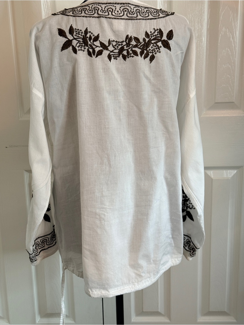 Chico's White Embroidered Boho Peasant Blouse Drawstring Tunic Size 1 - Picture 7 of 9